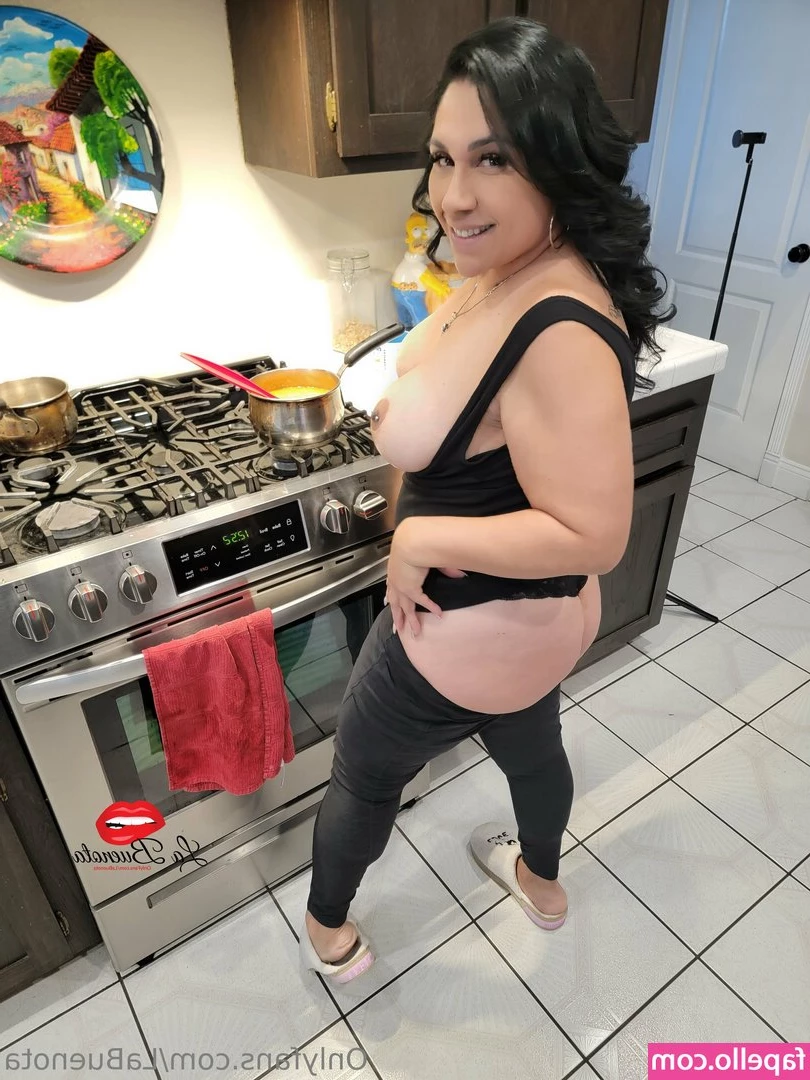 labuenota - My photoshoot is running a little longer than I thought but I will be