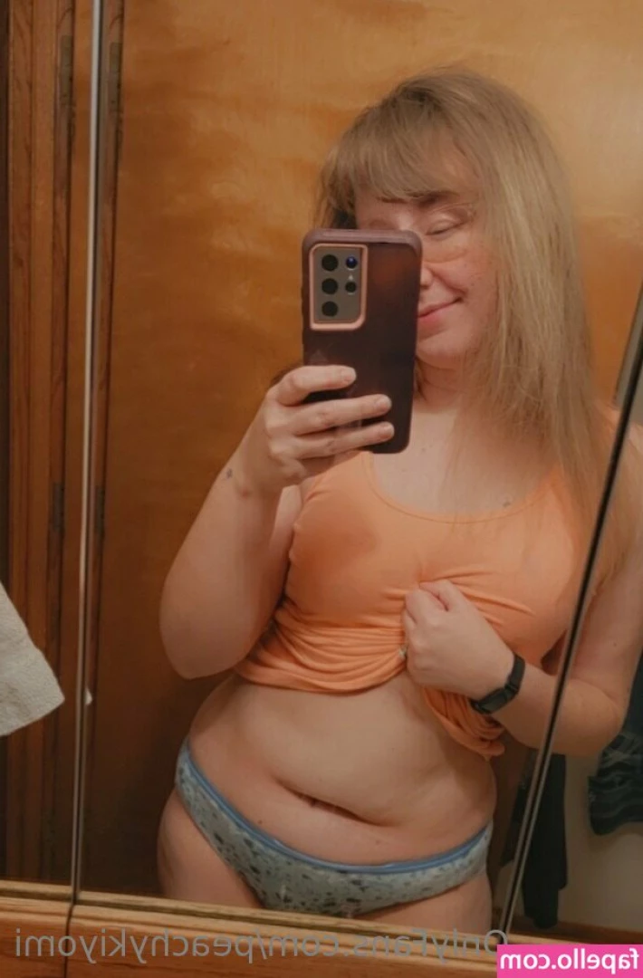 peachykiyomi - Im LIVE right now on  suicidegirls go check it out https jhosi