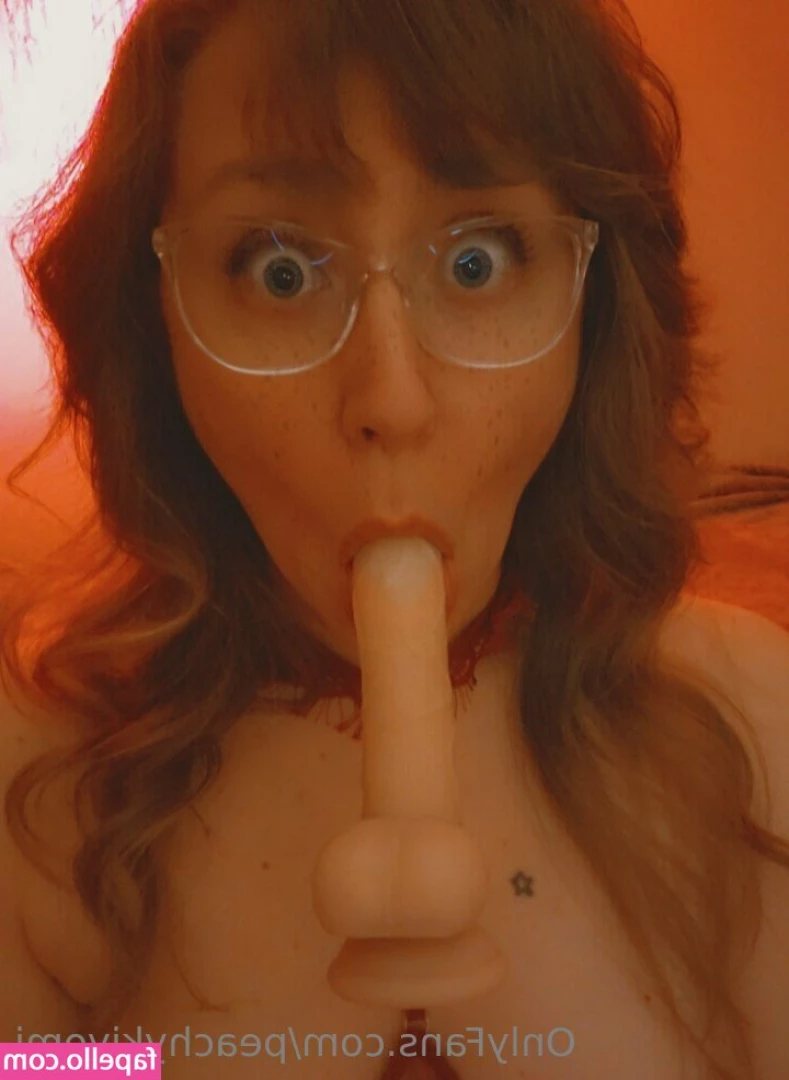 peachykiyomi - A little softy play and downward jerk