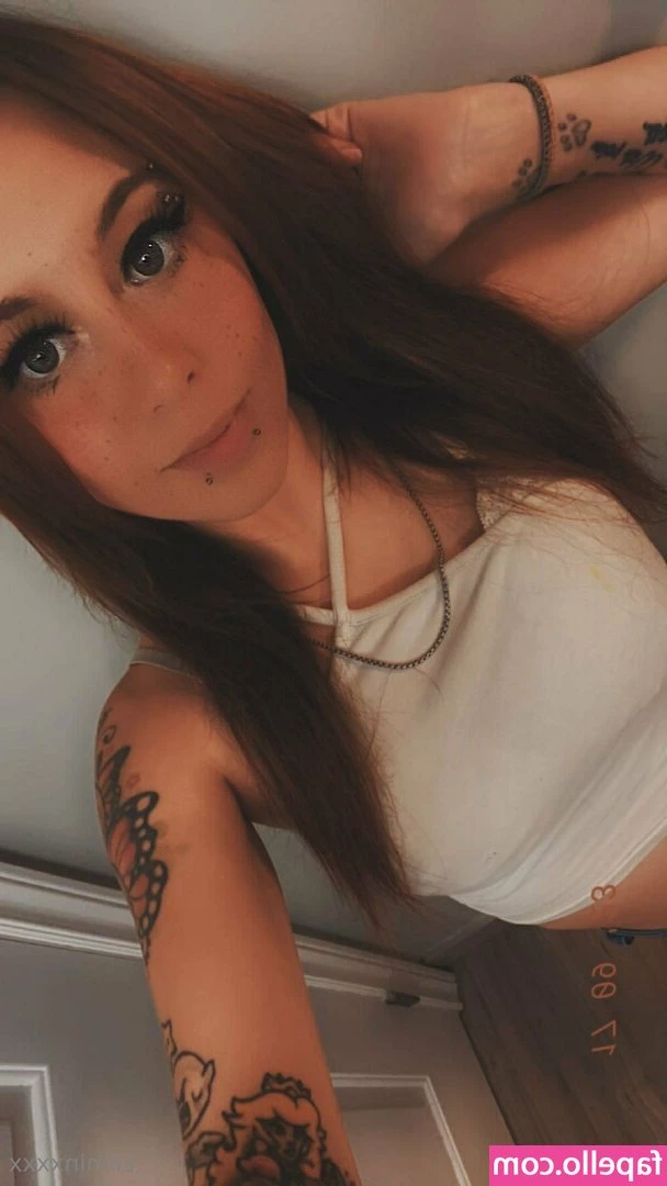 lilminxxxx - my profile picture 😜 rate my nip slip?