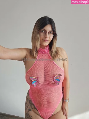 deearalu1495 - swipe to turn me around