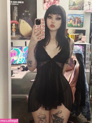 Arisa Vurr [ arisa-vurr ] - My leg tattoo  my hobby  I am the wild - what are you