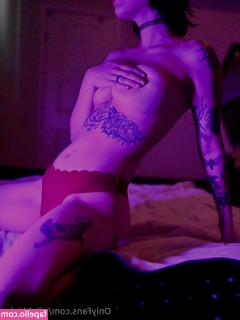 Witchkinks [ witchkinks-20 ] - Les enseño mi outfit mis amores antes de que esto se vaya a