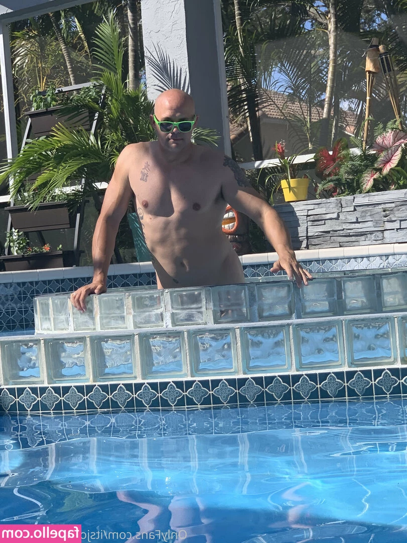 itsjohnnycartelxxx - Have you joined my VIP page yet babe? @abbyperfectvip  I'm giving