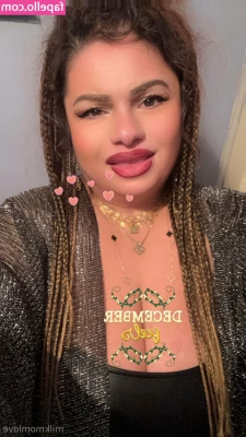 milkmomlove - Okay  goth girls gotta goth  Even with socks sometimes
