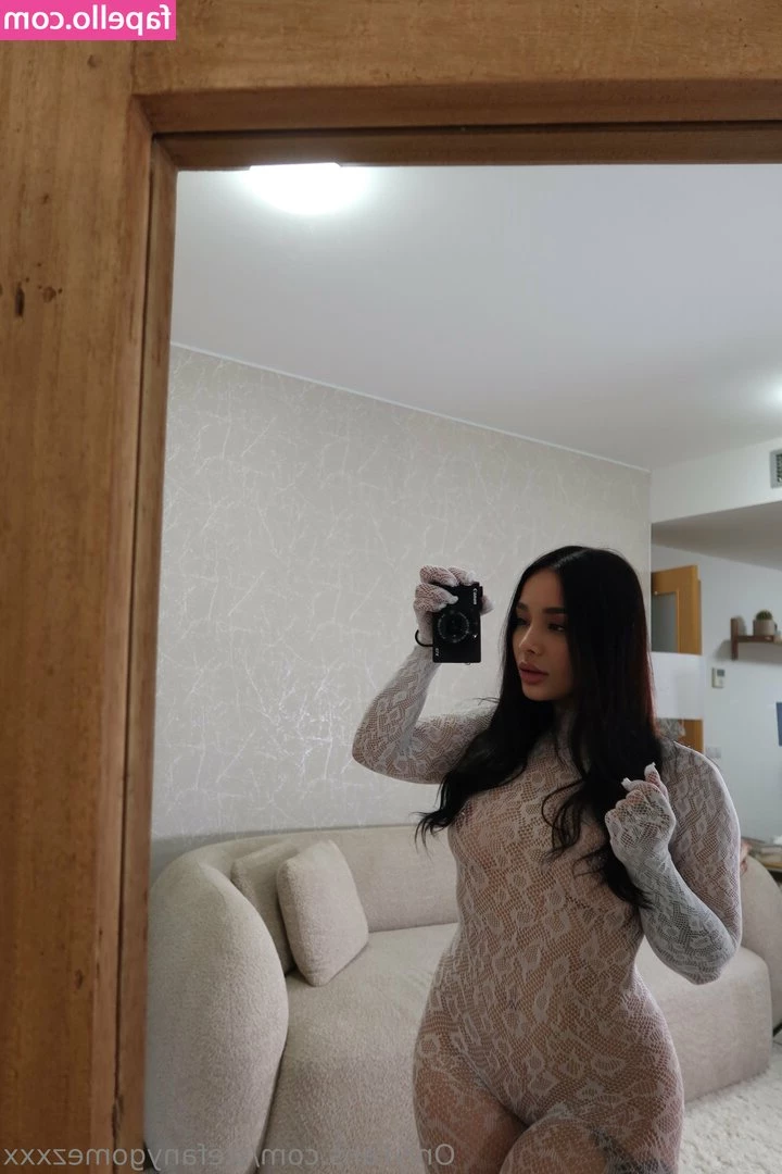stefanygomezxxx - I want to feel you re nut sack crushing between my toes