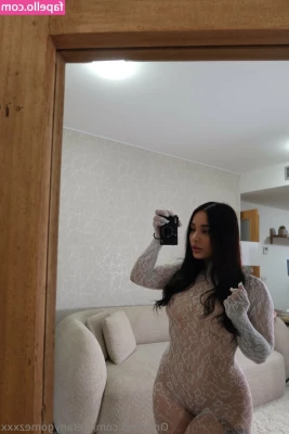 stefanygomezxxx - I want to feel you re nut sack crushing between my toes