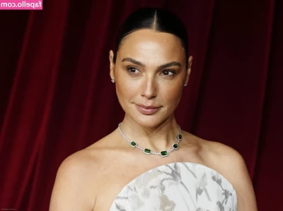 gal_gadot [ gal-gadot ] - Can I be your pet    But for real  if it were up to me  I d be a dumb