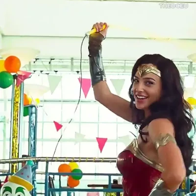 gal_gadot [ gal-gadot ] - LIVESTREAMING SESSION   THERE S ANOTHER PERSON PRESENT   Bunnies