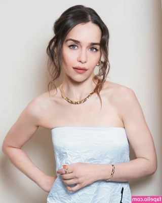 Emilia Clarke [ emilia-clarke ] - wanna come over?