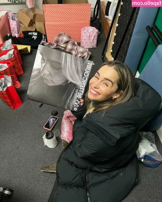 Emilia Clarke [ emilia-clarke ] - Cum hard over My face while you are looking into My eyes   xxx
