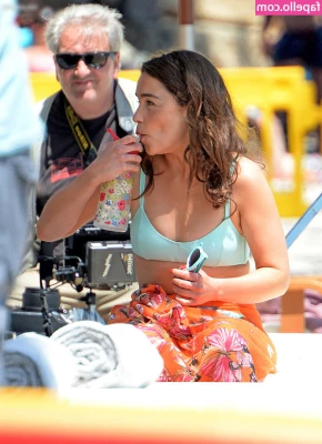 Emilia Clarke [ emilia-clarke ] - more hole pics (ur welcome) 😎