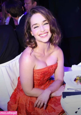 Emilia Clarke [ emilia-clarke ] - Jake s stomach hit the floor when he saw his opponent s hand    I