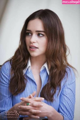 Emilia Clarke [ emilia-clarke ] - Leave a tip if you wish you could kiss my sweet pussy right now…
