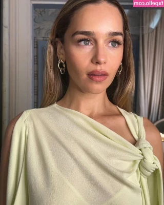 Emilia Clarke [ emilia-clarke ] - https www ebay co uk itm 275292667374