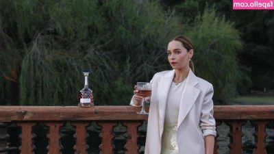 Emilia Clarke [ emilia-clarke ] - hola