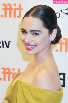 Emilia Clarke [ emilia-clarke ] - Been a lil busy with stripping but I have some very fun shows and pic