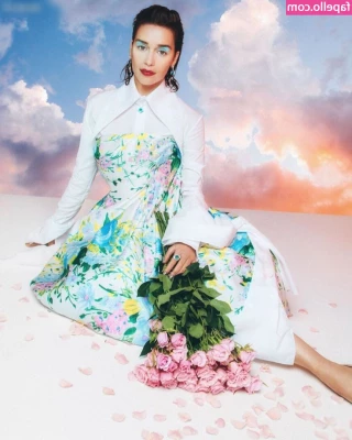Emilia Clarke [ emilia-clarke ] - Weil sehr lang nichts kam