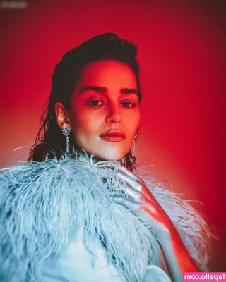 Emilia Clarke [ emilia-clarke ] - Needs unzipping if you are lucky 💦