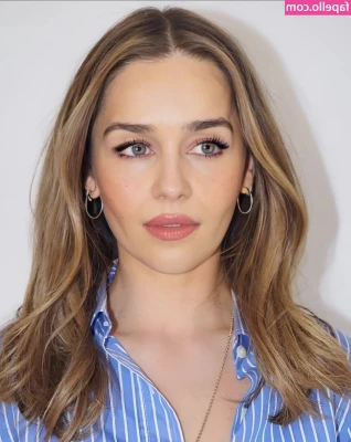 Emilia Clarke [ emilia-clarke ] - Hi daddy      Videos Photos  Custom   Nudes  Twerk     bychinii 
