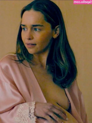 Emilia Clarke [ emilia-clarke ] - Riding Sensi's face felt so fucking amazing!!  Please do watch until
