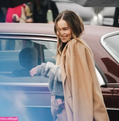 Emilia Clarke [ emilia-clarke ] - Going to shoot some stuff tonight  I was to depressed last week sorry
