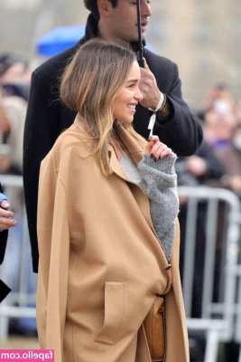 Emilia Clarke [ emilia-clarke ] - Yes that s right you dude just see that