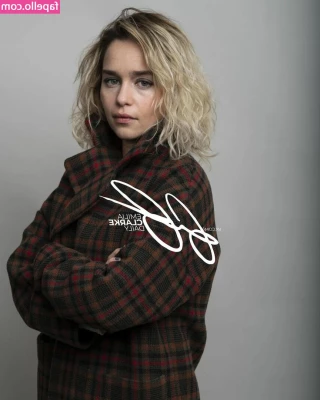 Emilia Clarke [ emilia-clarke ] - sensitive jerking  really nice video