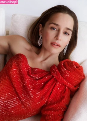 Emilia Clarke [ emilia-clarke ] - I know you crave to be under My gorgeous bottom  Are you worthy 