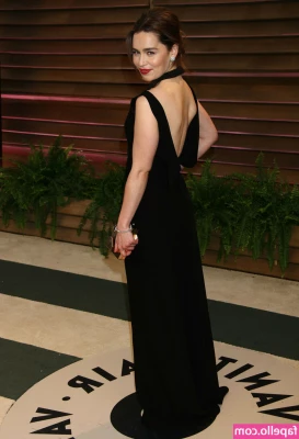 Emilia Clarke [ emilia-clarke ] - Freshly Tattooed tits