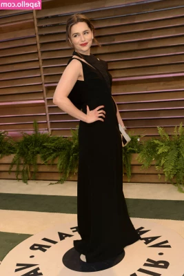 Emilia Clarke [ emilia-clarke ] - 19 yo this Time so Honey Babe - OLD CELLPHONE STUFF 03