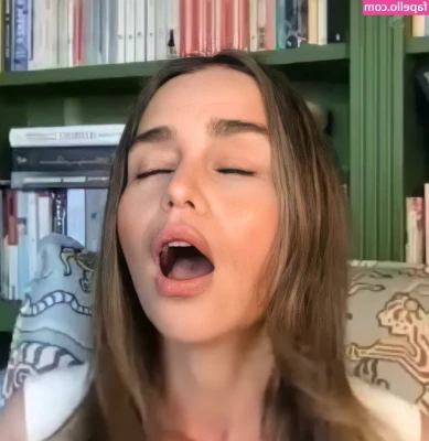 Emilia Clarke [ emilia-clarke ] - Hose Boyz