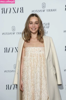 Emilia Clarke [ emilia-clarke ] - Part two of my play time with Kat Dior 💕💕
