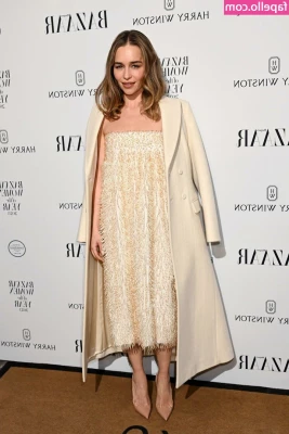 Emilia Clarke [ emilia-clarke ] - Like my outfit