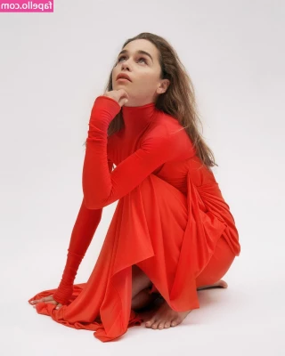 Emilia Clarke [ emilia-clarke ] - Taxes day for meee   So I won t be online this morning