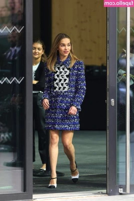 Emilia Clarke [ emilia-clarke ] - You won’t believe your eyes when you see this ass hole orgasm on