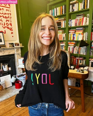 Emilia Clarke [ emilia-clarke ] - I just wanna be your lil’ slut
