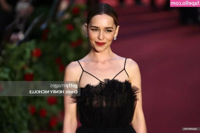 Emilia Clarke [ emilia-clarke ] - Te prometo que te vas a perder entre la suavidad de mi piel 🦋🐅