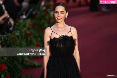 Emilia Clarke [ emilia-clarke ] - cum smoke with me