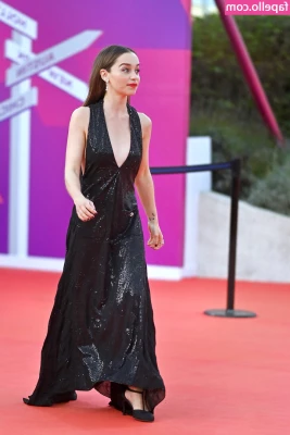 Emilia Clarke [ emilia-clarke ] - Hey how are you?