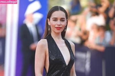 Emilia Clarke [ emilia-clarke ] - do you like the color red darling  Do you want me to make a video