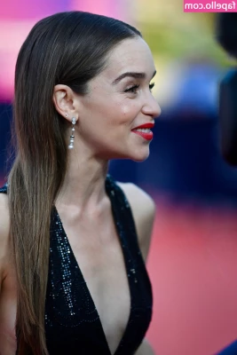 Emilia Clarke [ emilia-clarke ] - https://onlyfans.com/1290476599/lolly_kiss @girl_with.tattoo