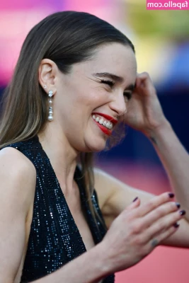 Emilia Clarke [ emilia-clarke ] - Enjoy your Easter FUNday! 🐇