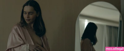 Emilia Clarke [ emilia-clarke ] - Una de mis mayores fantasías es cojerme a una mujer trans     me