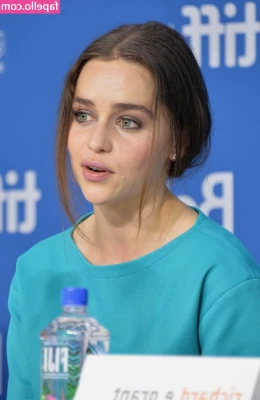Emilia Clarke [ emilia-clarke ] - I’d rub your tip against both of my lips👄