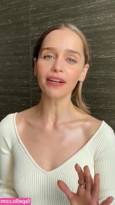 Emilia Clarke [ emilia-clarke ] - ass fat yea i kno