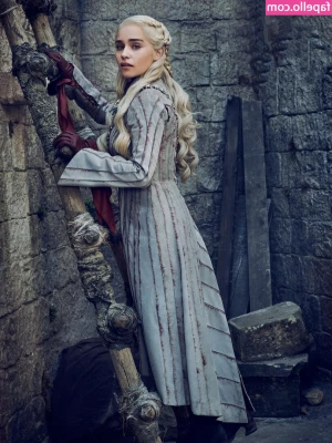 Emilia Clarke [ emilia-clarke ] - Ho ho ho
