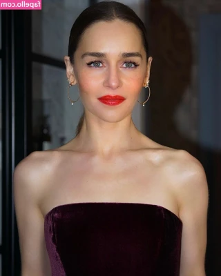 Emilia Clarke [ emilia-clarke ] - Getting my feet rubbed makes me so horny ;)