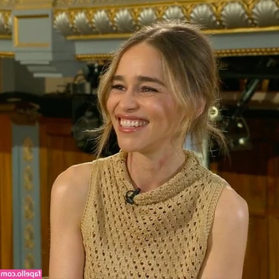 Emilia Clarke [ emilia-clarke ] - I love being punished 😈