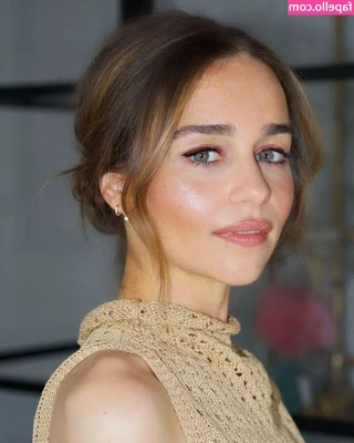 Emilia Clarke [ emilia-clarke ] - Wondering if you can handle all of this 👄